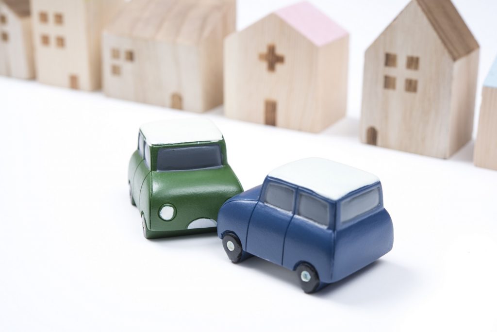 自分が気付かず当て逃げしてしまった時の対応！捕まるの？出頭はする？